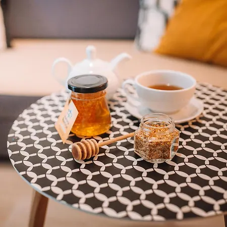 With Atrium Anabela *