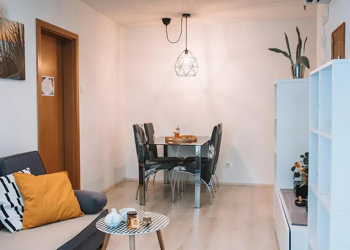 With Atrium Anabela * 托尔明