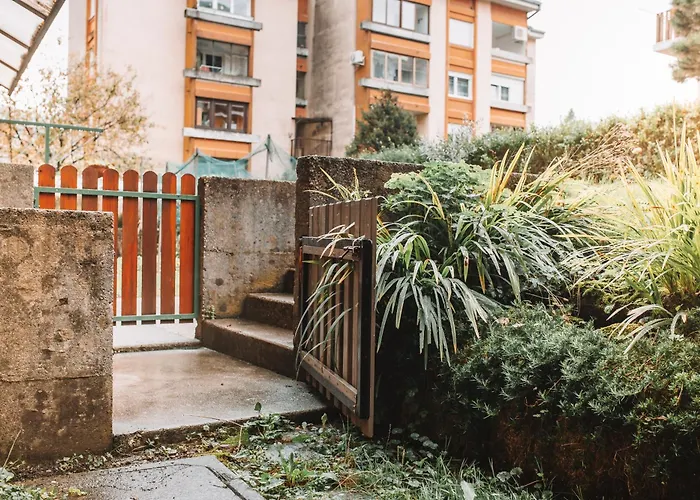 With Atrium Anabela * 托尔明